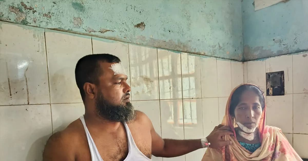 সাপাহারে বাড়িতে ঢুকে দম্পতির ওপর হামলার অভিযোগ