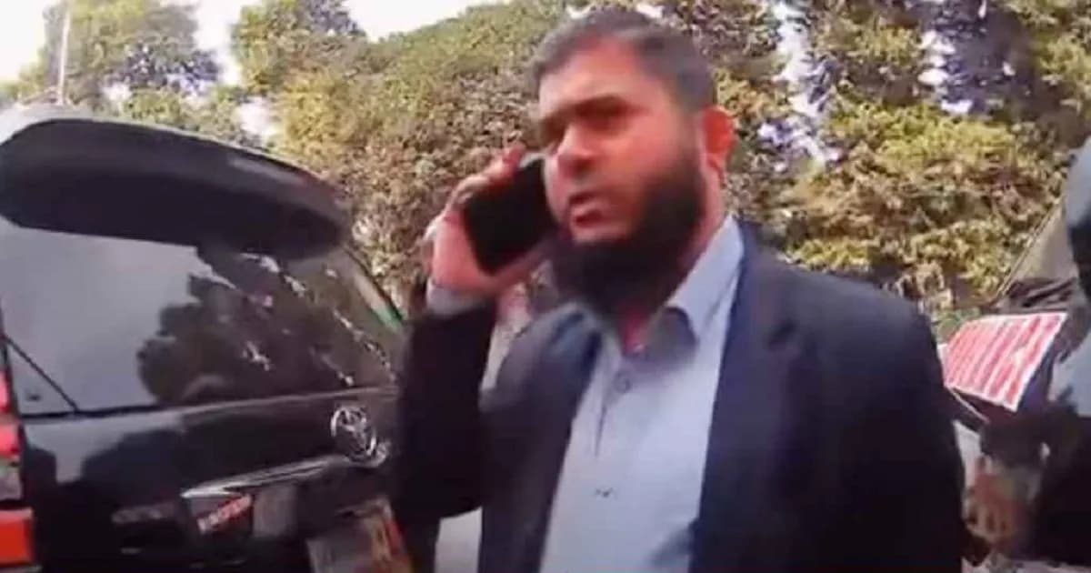 তারেক জিয়ার ক্ষেত্রে আপনারা জিহ্বা দিয়ে রাস্তা চেটে ফেলতেছেন