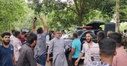 আওয়ামী লীগ নেতার বাড়িতে লক্ষ্মীপূজার আয়োজন, গ্রেপ্তার ৭