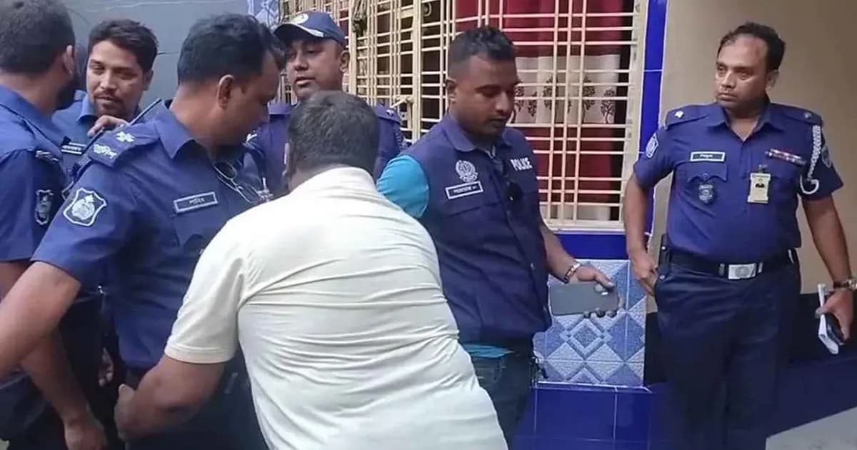 মাদক অভিযানের আগে পুলিশের দেহ তল্লাশি, যা জানা গেল