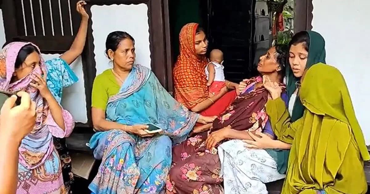লৌহজংয়ে ভাঙারি ব্যবসায়ীকে কুপিয়ে হত্যা, মোটরসাইকেলে আগুন