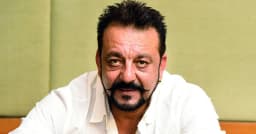 পাপারাজ্জিদের ‘জোর করে’ মদ খাওয়াতেন সঞ্জয় দত্ত!