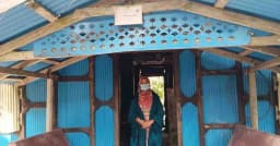 স্ত্রীর স্বীকৃতি পেতে প্রবাসীর বাড়িতে তরুণীর অবস্থান