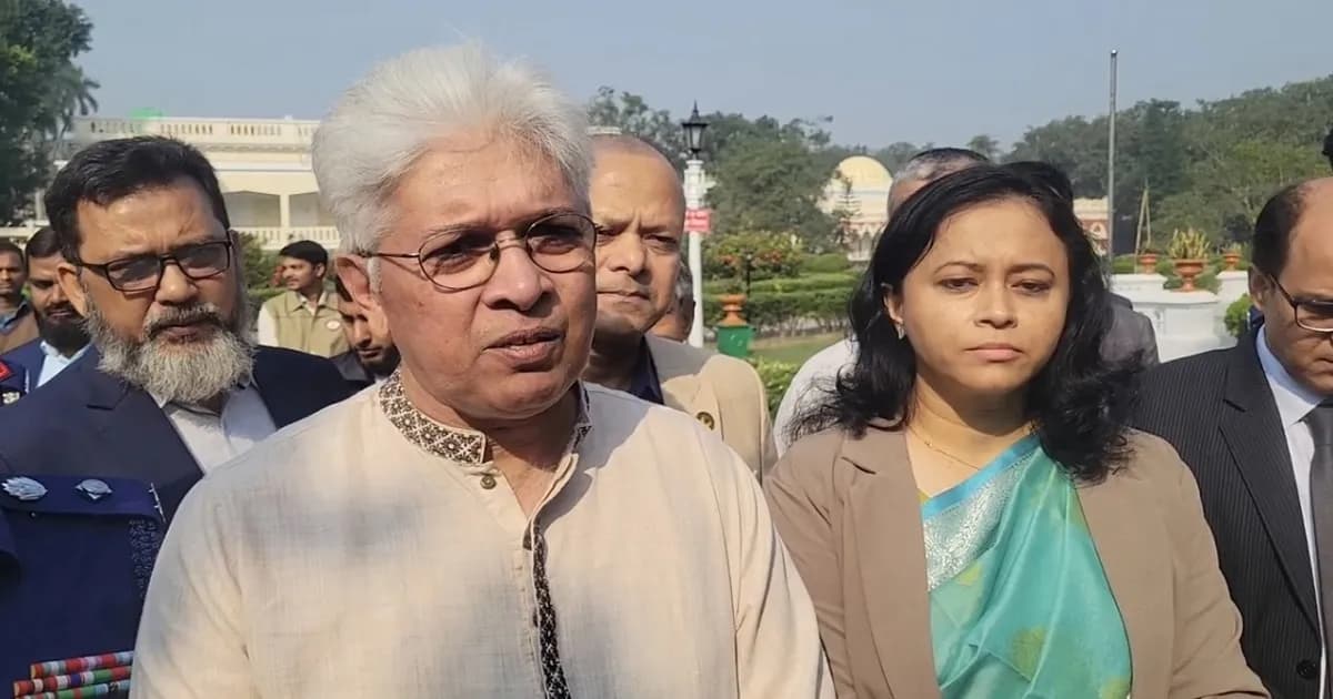 আমদানি বন্ধ, আগে বিক্রি হবে দেশীয় চিনি: শিল্প উপদেষ্টা