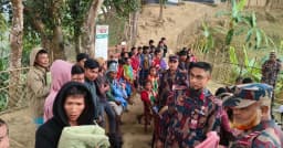 পানছড়িতে লোগাং জোন কমান্ডারের শীতবস্ত্র বিতরণ ও মতবিনিময় সভা