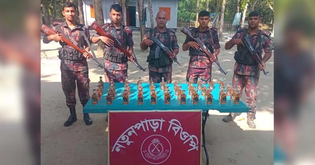 মহেশপুর সীমান্তে বিজিবির অভিযানে ভারতীয় মদ, গাঁজা ও ভায়াগ্রা উদ্ধার