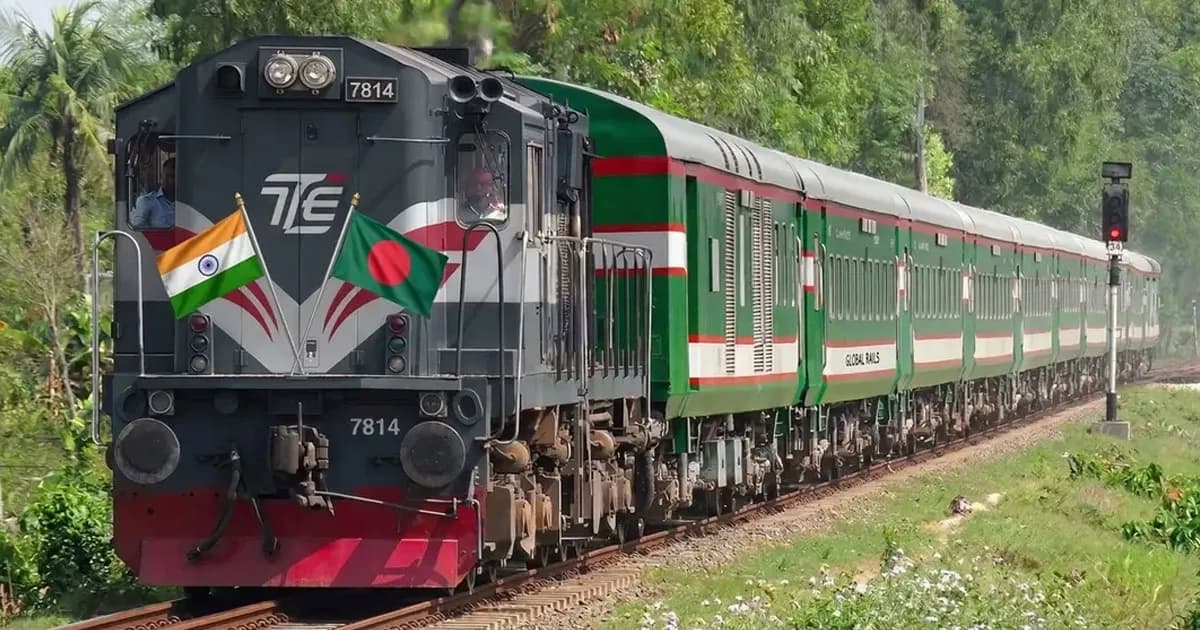 হাসিনার পতনের পর প্রথমবারের মতো ভারত থেকে আসছে ট্রেনের বগি