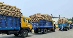 ১ হাজার ৭০১ টন আলু বাংলাবান্ধা স্থলবন্দর দিয়ে নেপালে গেল