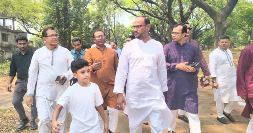 জাতীয় চিড়িয়াখানায় আকস্মিক পরিদর্শনে প্রাণিসম্পদ প্রতিমন্ত্রী