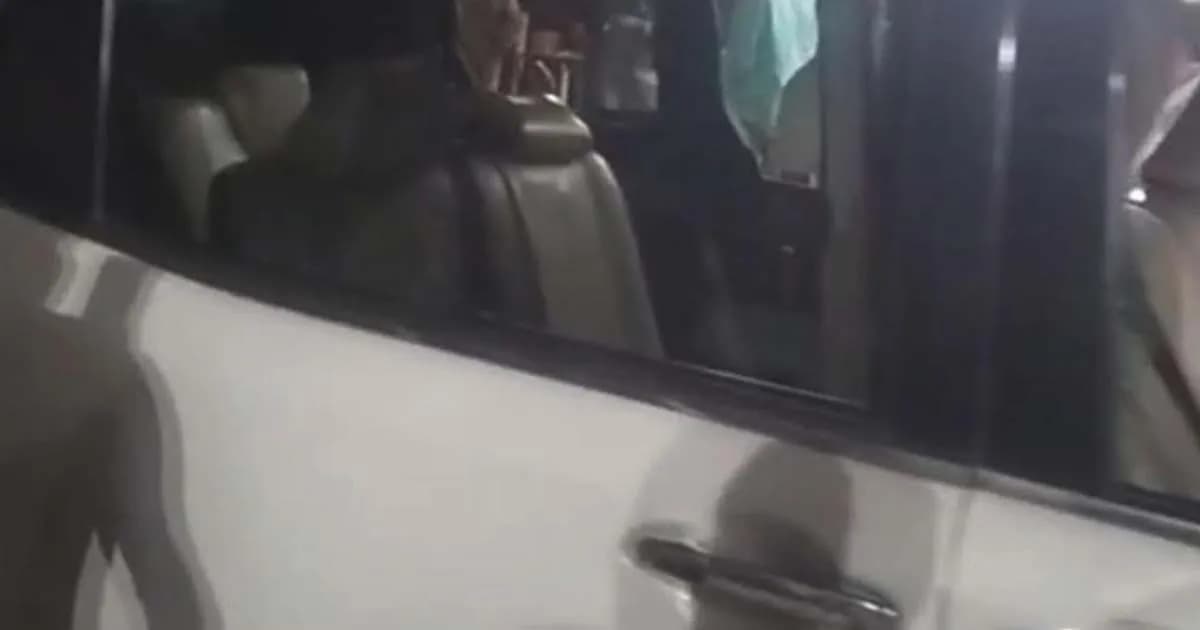 খালেদা জিয়ার জানাজাগামী মাইক্রোবাসে ডাকাতি