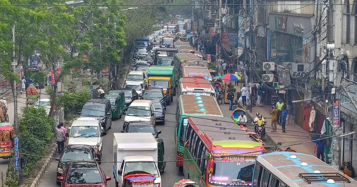 সায়েন্সল্যাবে শিক্ষার্থীদের অবরোধে অচল ধানমন্ডি–নিউমার্কেট