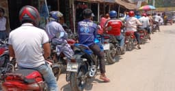 দামুড়হুদায় তেল বাজারে অভিযান, ৩ জনকে জরিমানা