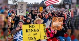 ট্রাম্পবিরোধী বিক্ষোভে উত্তাল যুক্তরাষ্ট্র, গ্রেফতার ২