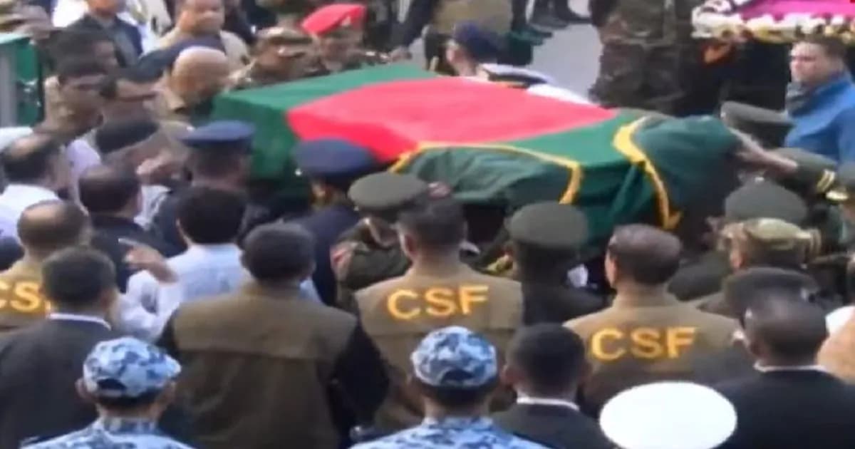 জিয়া উদ্যানে পৌঁছেছে খালেদা জিয়ার মরদেহ