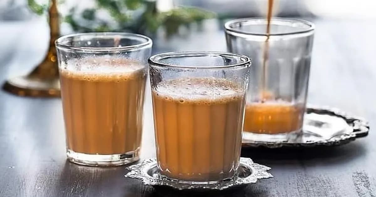 বৃষ্টির দিনে দুধ চায়ে বার বার চুমুক দিচ্ছেন, জেনে নিন অপকারিতা