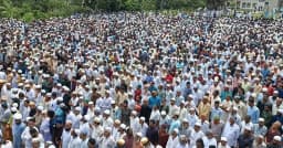 স্বরূপকাঠিতে বিএনপি নেতা ওয়াহিদুজ্জামানের জানাজায় মানুষের ঢল
