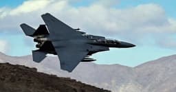 বিধ্বস্ত মার্কিন যুদ্ধবিমানের পাইলটের খোঁজে যুক্তরাষ্ট্র–ইরানের প্রতিযোগিতা