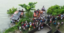 ভারতে গঙ্গা নদীতে নৌকাডুবি, প্রাণ গেল ১৩ শিশুর