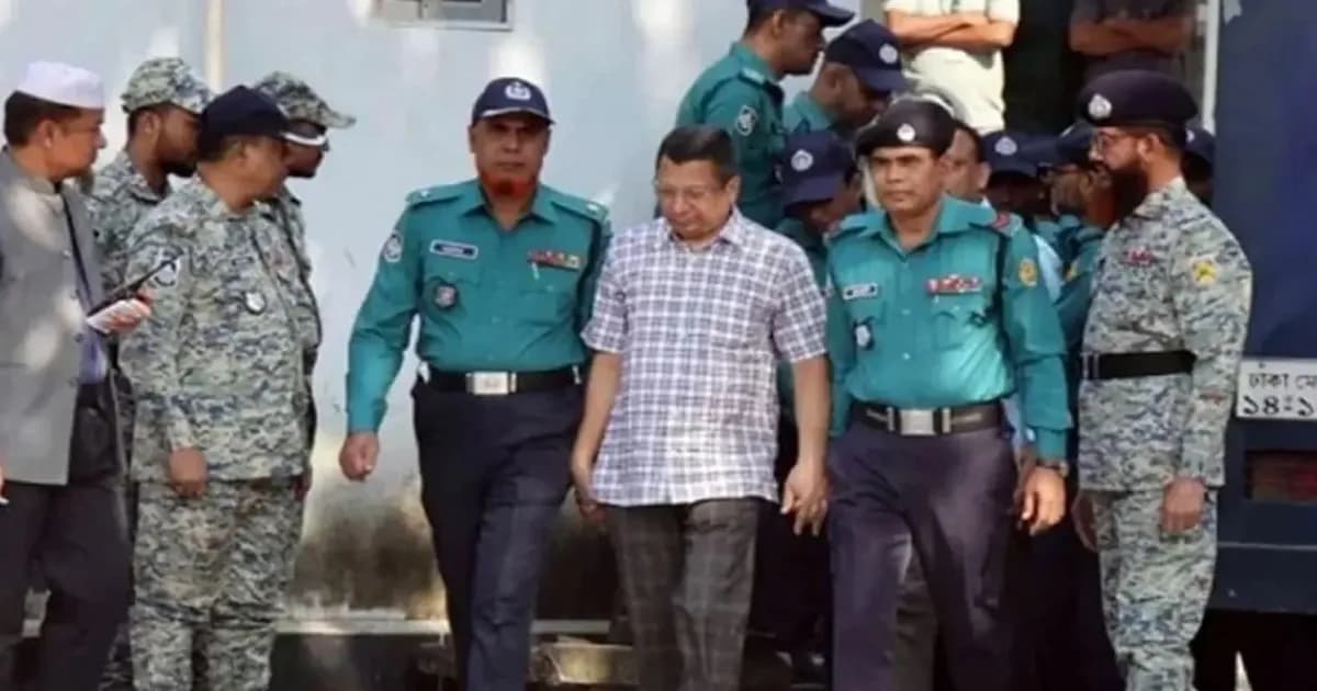 চুপচাপ রায় শুনছেন সাবেক আইজিপি চৌধুরী আবদুল্লাহ আল মামুন