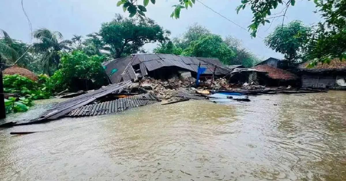 বন্যায় পানিবন্দি চট্টগ্রাম, খাদ্য সংকটে সাড়ে ৪ লাখ মানুষ