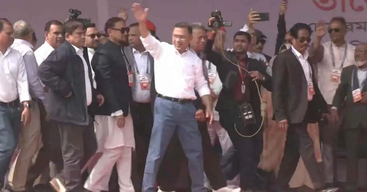 চট্টগ্রাম জনসভায় তারেক রহমান, লোকে লোকারণ্য চারপাশ