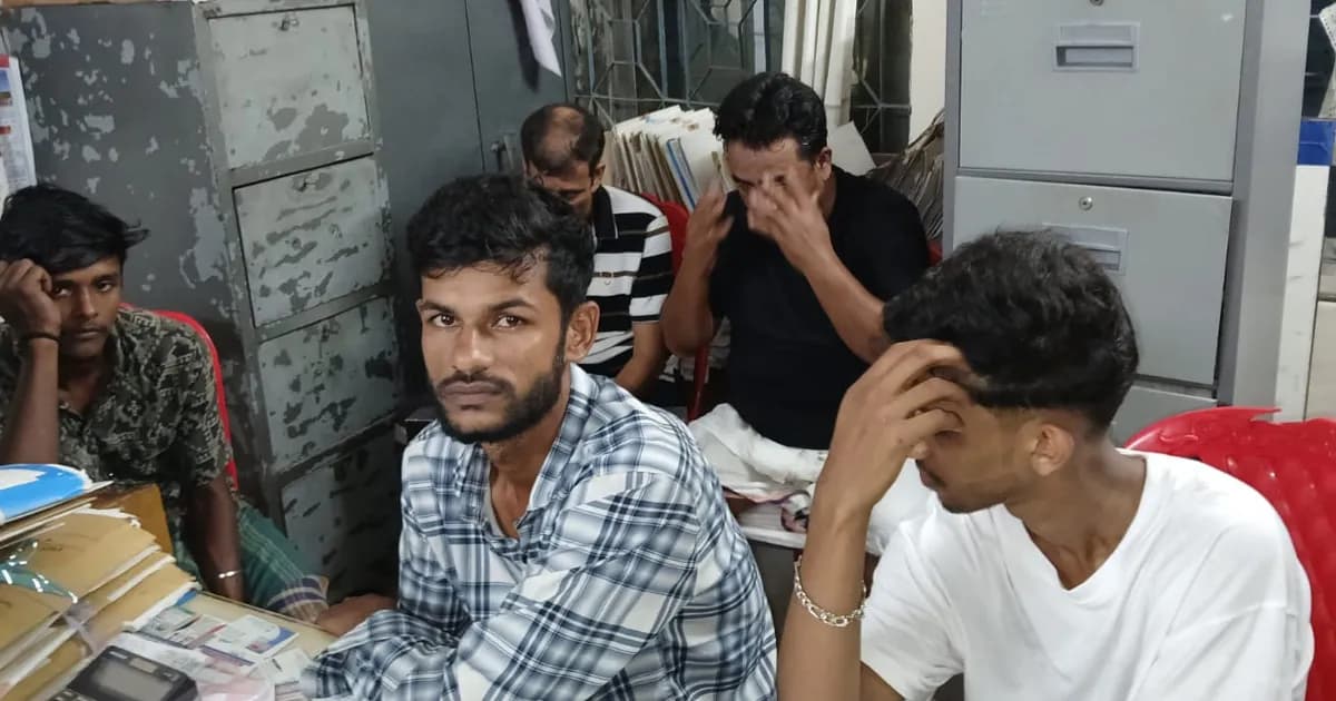 রাজাপুরে মাদকসেবনের দায়ে পাঁচজনের তিন মাসের কারাদণ্ড