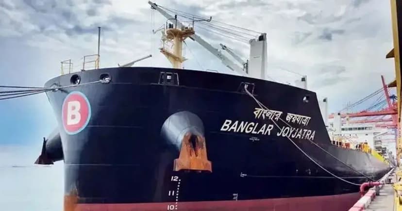 ক্ষেপণাস্ত্র হামলার ভয়ে হরমুজ প্রণালি থেকে ফিরে গেল বাংলাদেশি জাহাজ