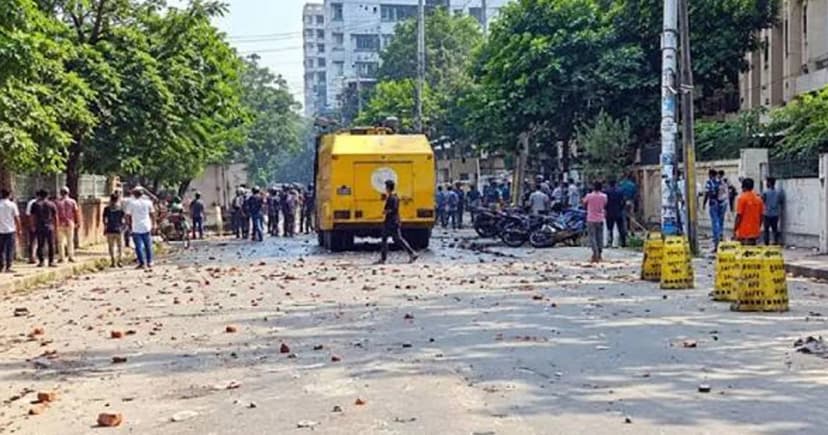 উত্তরা রণক্ষেত্র, শ্রমিক-পুলিশ সংঘর্ষে আহত অন্তত ৫০