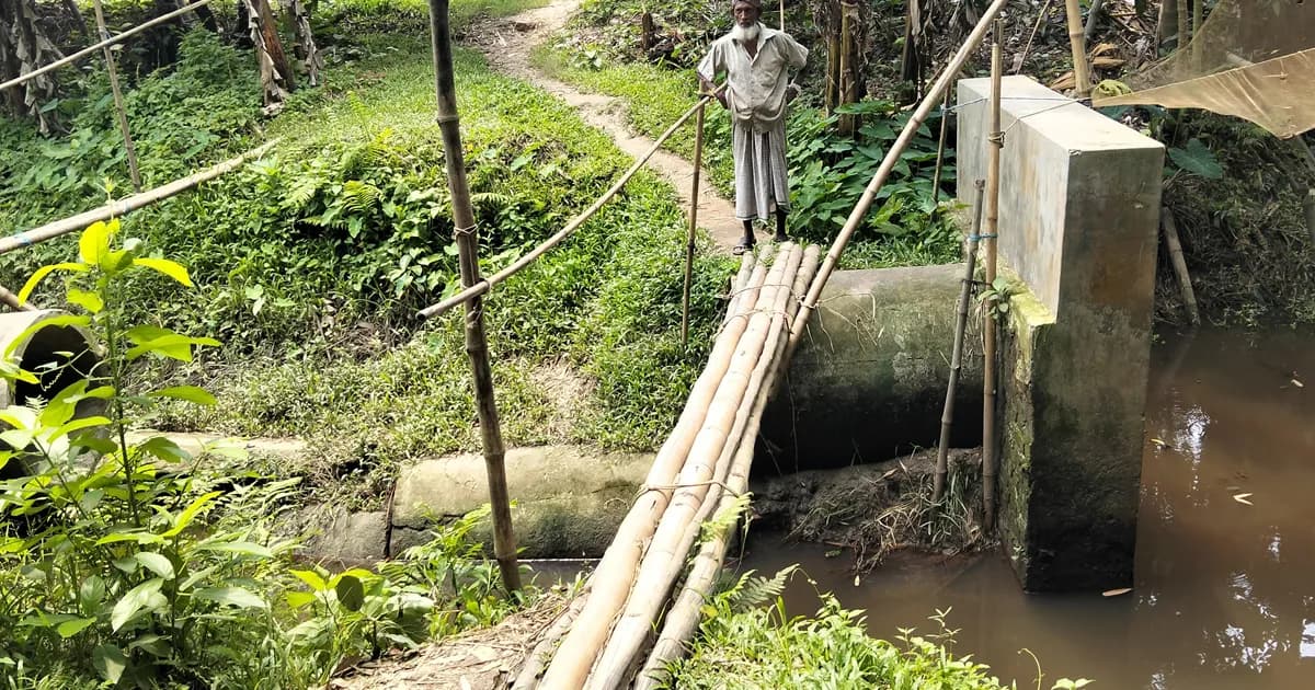 কাপাসিয়া একটি কালভার্ট প্রায় তিন বছর ধরে ভাঙা