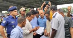 অতিরিক্ত ভাড়া নেওয়ার প্রমাণ পেলেন নৌ প্রতিমন্ত্রী, নিলেন অ্যাকশন