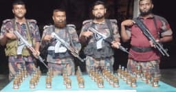 মহেশপুর সীমান্তে পৃথক অভিযানে ভারতীয় মদ-ওষুধ ও সিরাপ জব্দ