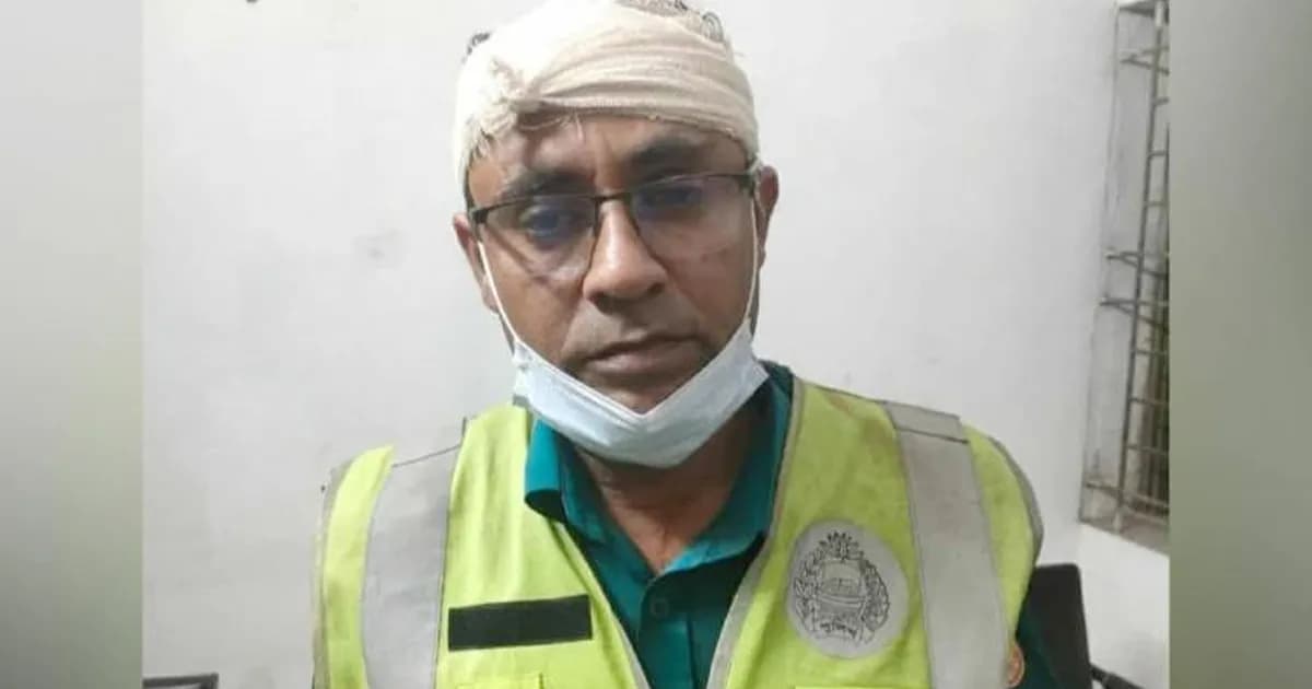 ট্রাফিক পুলিশের মাথা ফাটালেন অটোরিকশার চালক