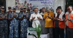 গহীন বন পরিদর্শন করে গাছের চারা রোপণ করলেন বন প্রতিমন্ত্রী