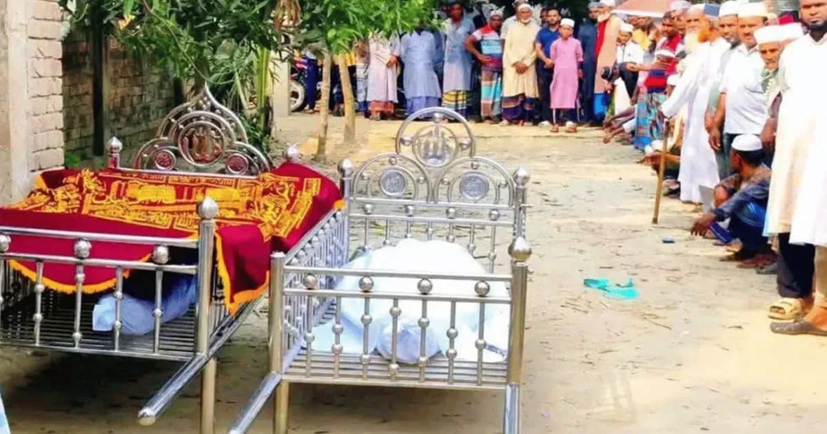 স্ত্রীর লাশ রেখে নামাজ পড়তে গিয়ে মসজিদেই প্রাণ গেল স্বামীর