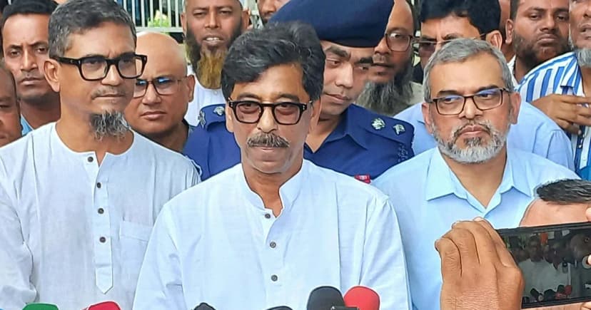 দেশে পর্যাপ্ত সার আছে, দুষ্টু লোকেরা মজুত করায় সংকট: কৃষিমন্ত্রী