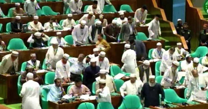 সংসদ থেকে আবারও বিরোধী দলের ওয়াকআউট