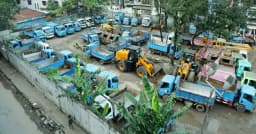 সায়েদাবাদ পার্কে শিশুর হাসির বদলে এখন ময়লার গাড়ির সারি