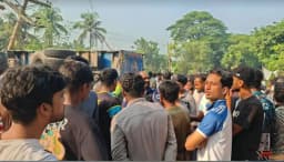 পাবনায় ট্রাকচাপায় দুই শিক্ষার্থীসহ নিহত ৩