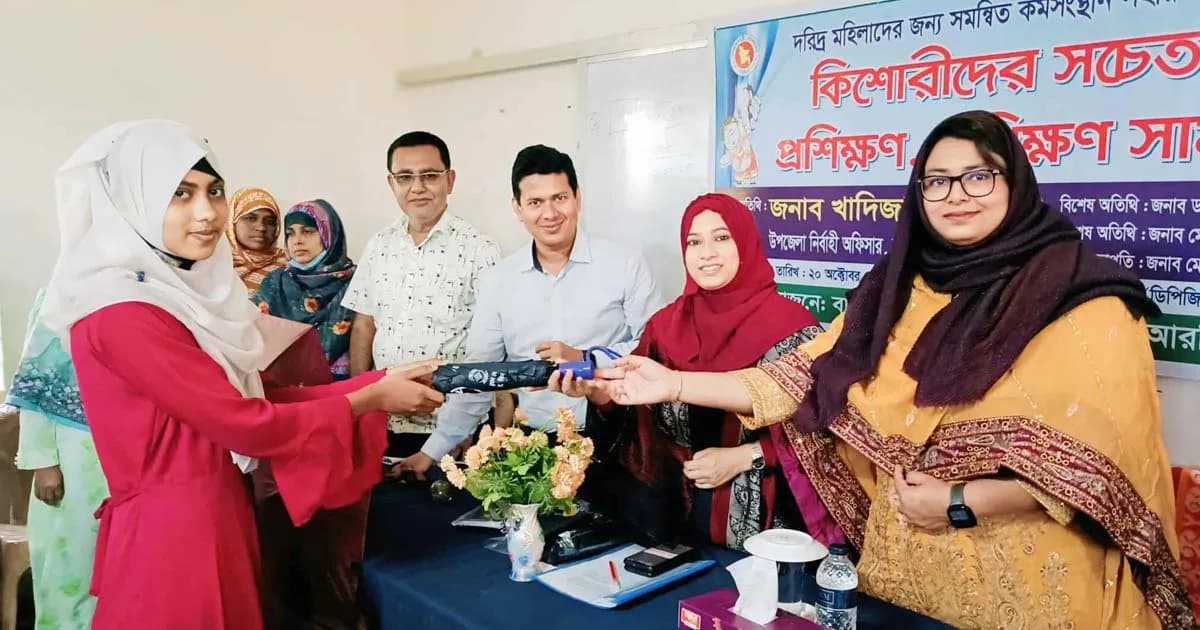 মহেশপুরে কিশোরীদের সচেতনতামূলক প্রশিক্ষণ অনুষ্ঠিত