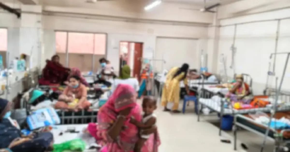 জমজ শিশুর এক কন্যার নিথর দেহ কোলে, আরেকজন আইসিইউতে