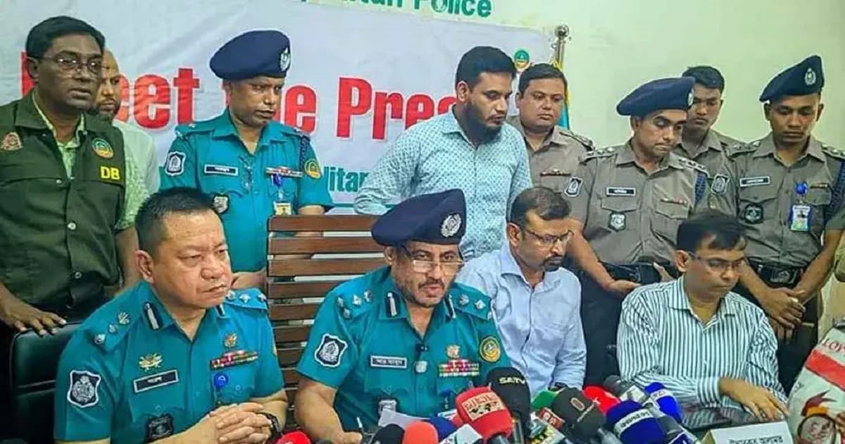 রংপুরে ৪ হত্যার বর্ণনা দিতে গিয়ে কেঁদে ফেললেন পুলিশ কমিশনার