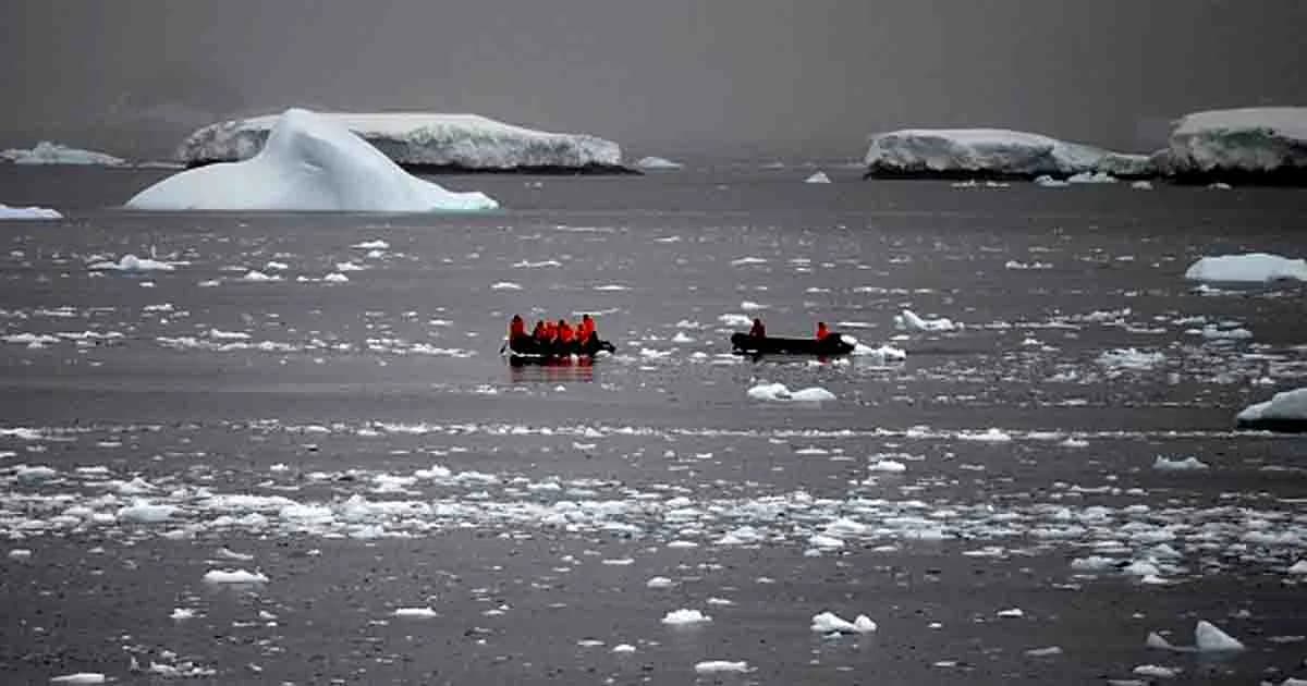 ভয়াবহ বিপর্যয়ের আশঙ্কা,অ্যান্টার্কটিকায় ৬০ দিনে গলে গেল অর্ধেক বরফ