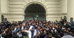 জকসু নির্বাচন স্থগিত, ভিসি ভবন অবরুদ্ধ শিক্ষার্থীদের