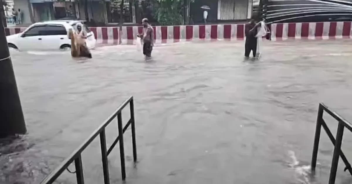 টানা বর্ষণ ও পাহাড়ি ঢলে তলিয়ে গেল চট্টগ্রাম-খাগড়াছড়ি মহাসড়ক