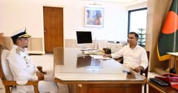 প্রধানমন্ত্রীর সঙ্গে নৌবাহিনী প্রধানের সৌজন্য সাক্ষাৎ