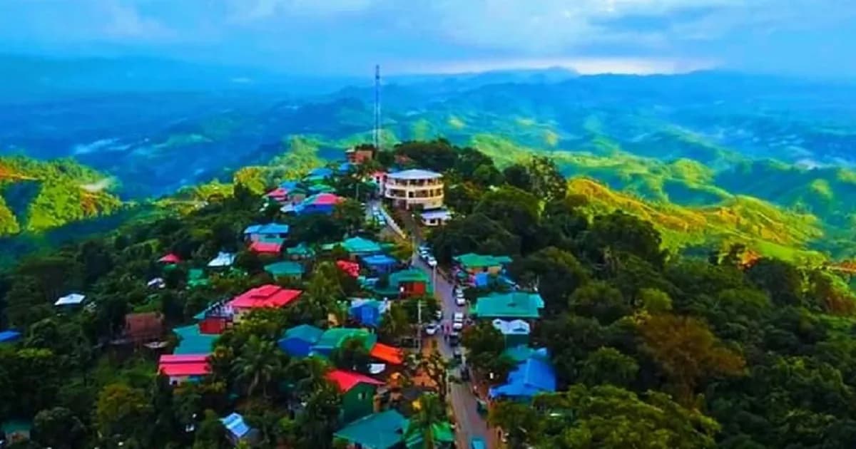 সাজেকে আটকা শত শত পর্যটক, ভাড়া মওকুফ করলেন রিসোর্ট মালিকরা