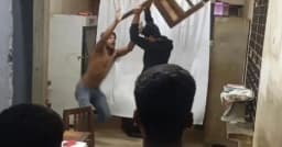 হাসপাতালে ঢুকে স্বেচ্ছাসেবক দল নেতাকে বেধড়ক পেটালেন ছাত্রদল নেতা