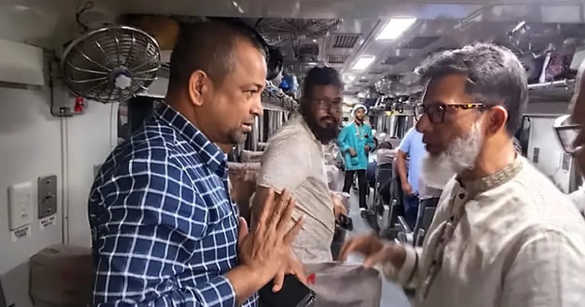 অভিযোগ-পরামর্শ শুনতে ট্রেনে প্রতিমন্ত্রী, যা জানালেন যাত্রীরা