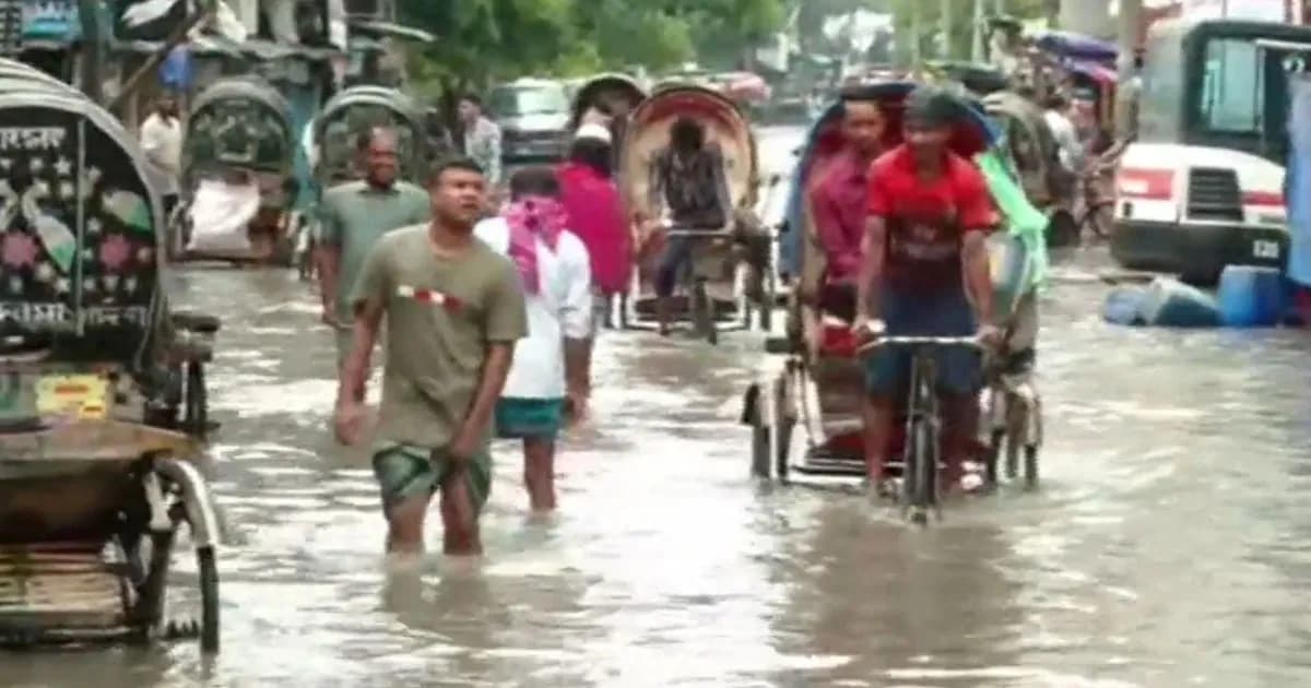 আধা ঘণ্টার বৃষ্টিতেই ডুবল চট্টগ্রাম, ভোগান্তিতে নগরবাসী