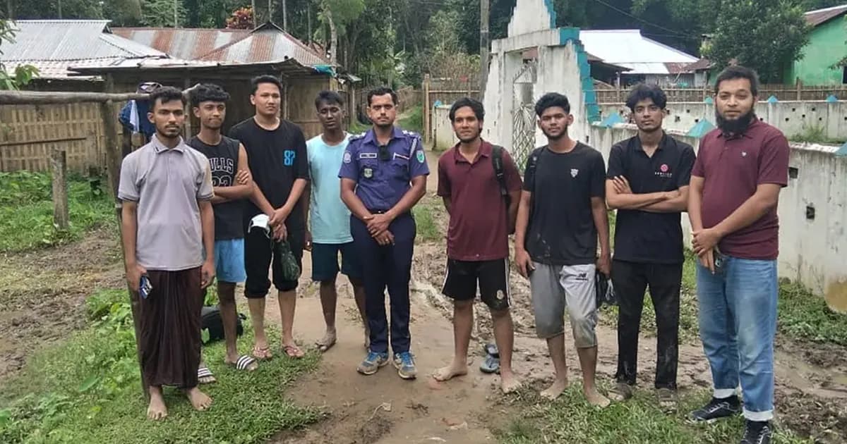 ৯৯৯-এ কলের পর হামহামে আটকে পড়া ১০ পর্যটককে উদ্ধার